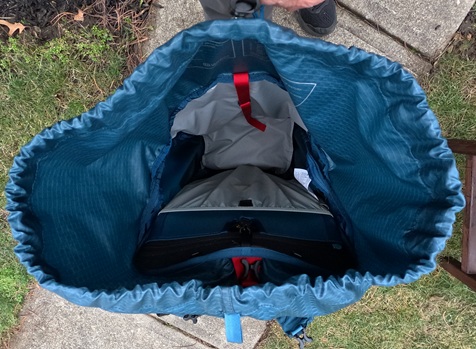 Learn about Backpacks for Backpacking Backpack Main Compartment - Backpack Diagonal Side Compression Strap - Osprey Atmos AG 65
